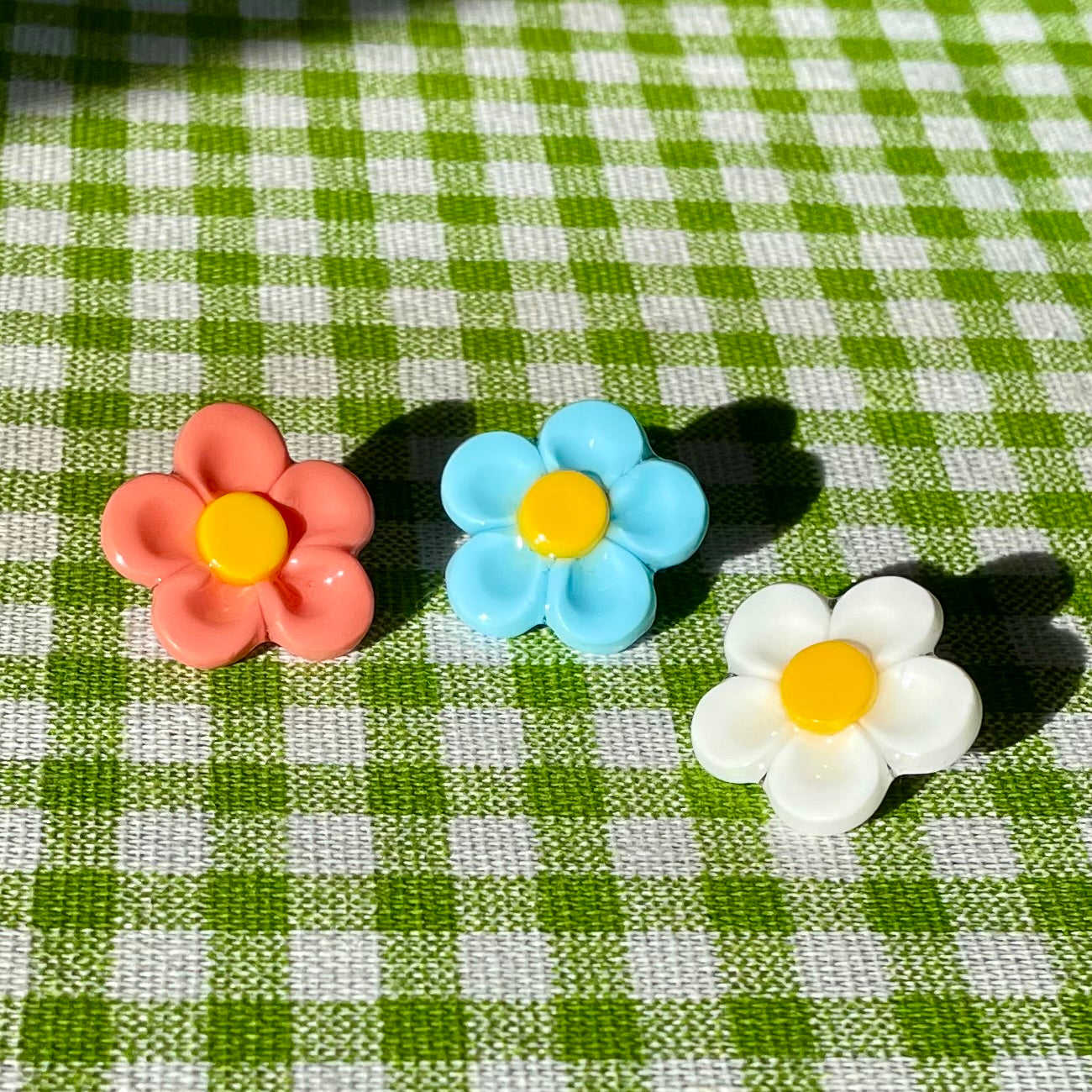 Colorful Daisy Pins