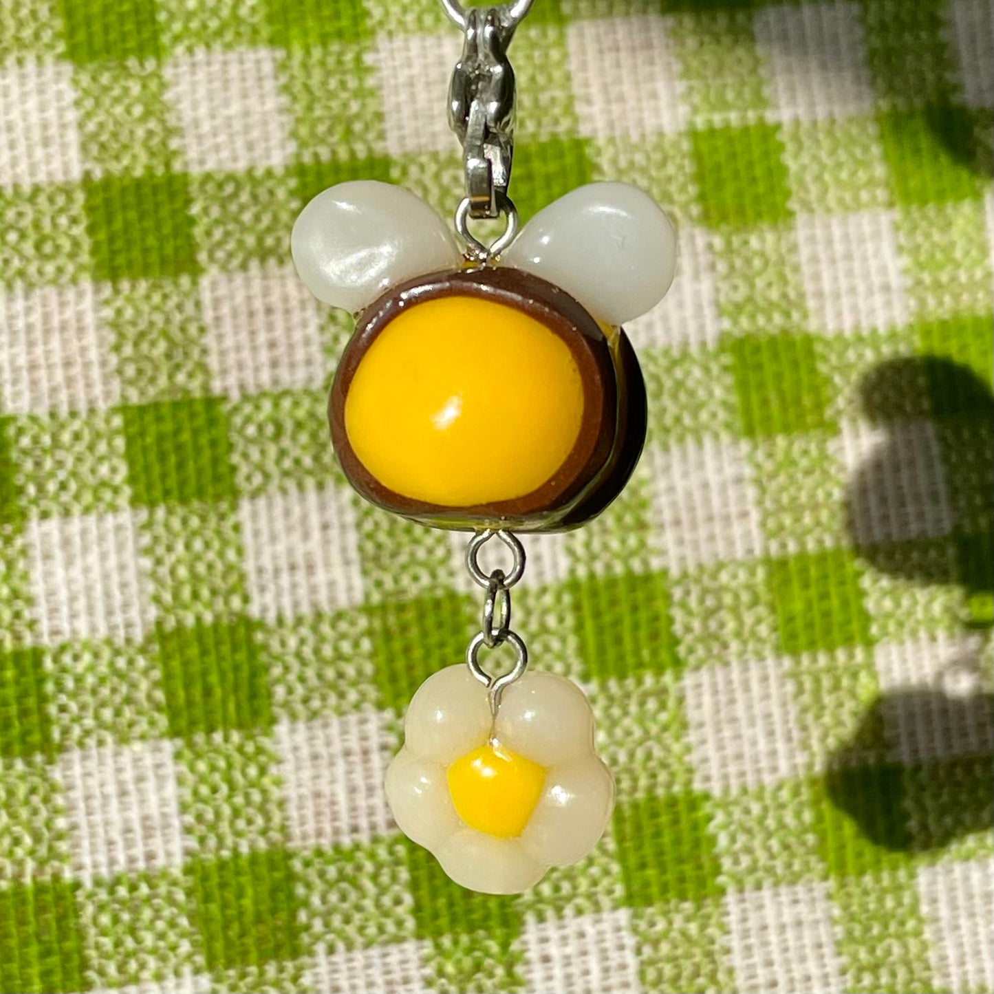 Daisy Bee Charm