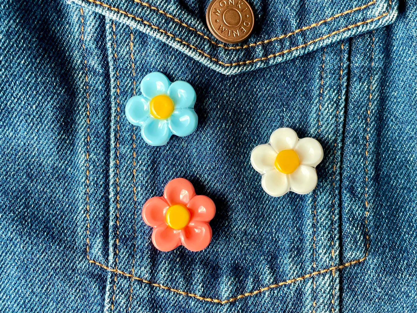 Colorful Daisy Pins