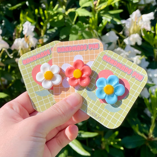 Colorful Daisy Pins