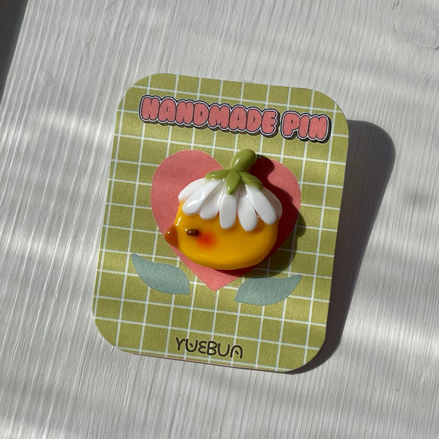 Daisy Duck Pin