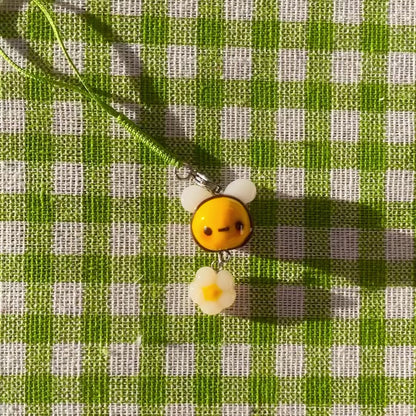 Daisy Bee Charm